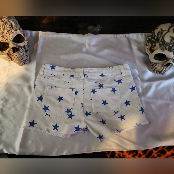 G:21 Woman's Shorts - Picture 2 of 3